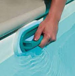 Cepillo de mano para piscina línea de flotación
