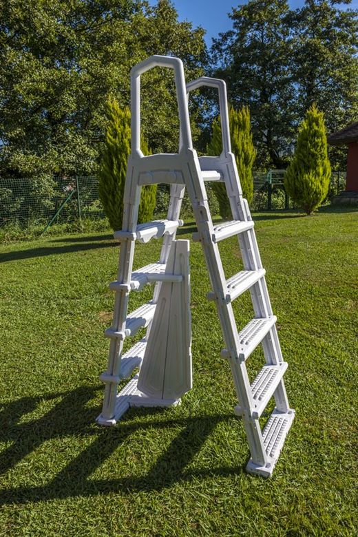 Escalera En Hdpe Para Piscinas Elevadas De 120 Y 132 Cm. Incluye 4 Peldaños + Plataforma